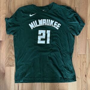 Milwaukee Bucks - Jrue Holiday Nike shirt